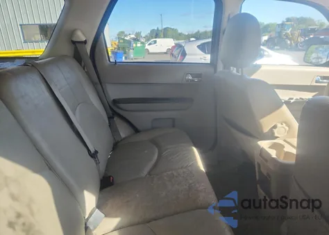 2008 Mercury Mariner z USA, uszkodzony, nr VIN 4M2CU91108KJ11347